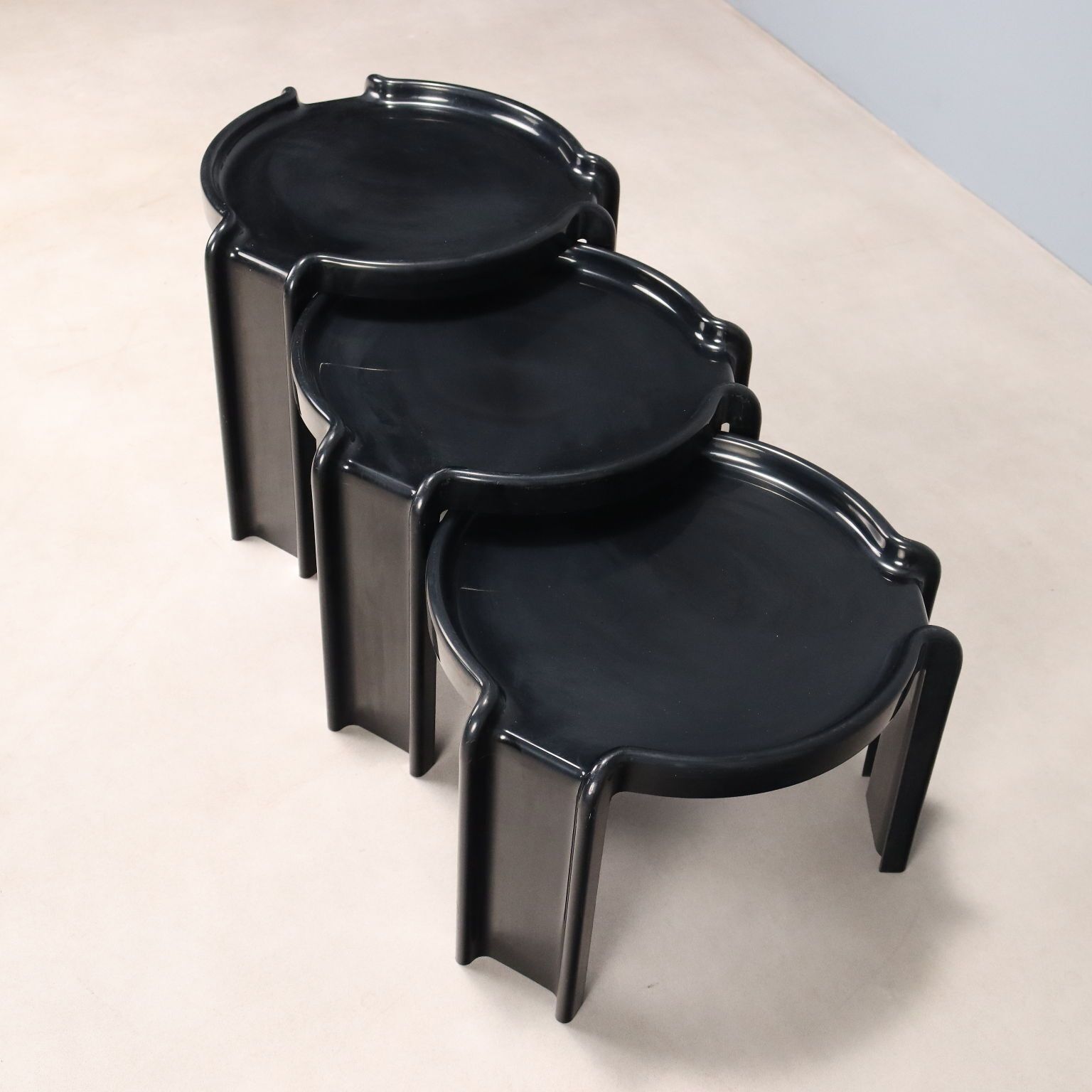 Tables basses Kartell, design Giotto Stoppino, Italie, années 1970 photo Mobilier