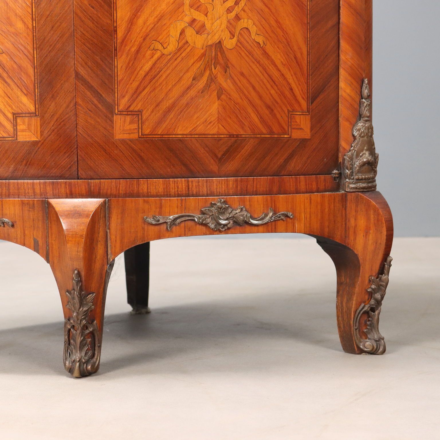Meubels Antieke Hoekkast Napoleon III Bois de Rose Italië 19e Eeuw photo