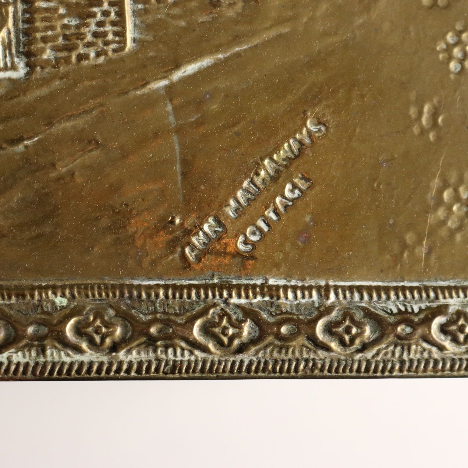 photo buy Antieke kist van hout en metaal, Verenigd Koninkrijk, 20e eeuw