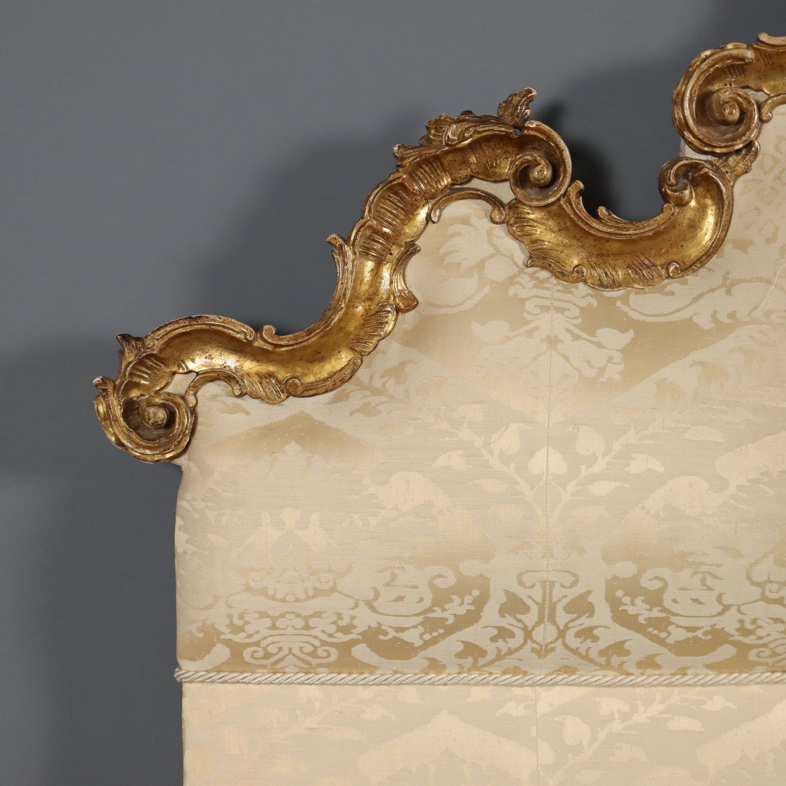 Antique Headboard Carved Lacquered Wood XX Century photo vinterior