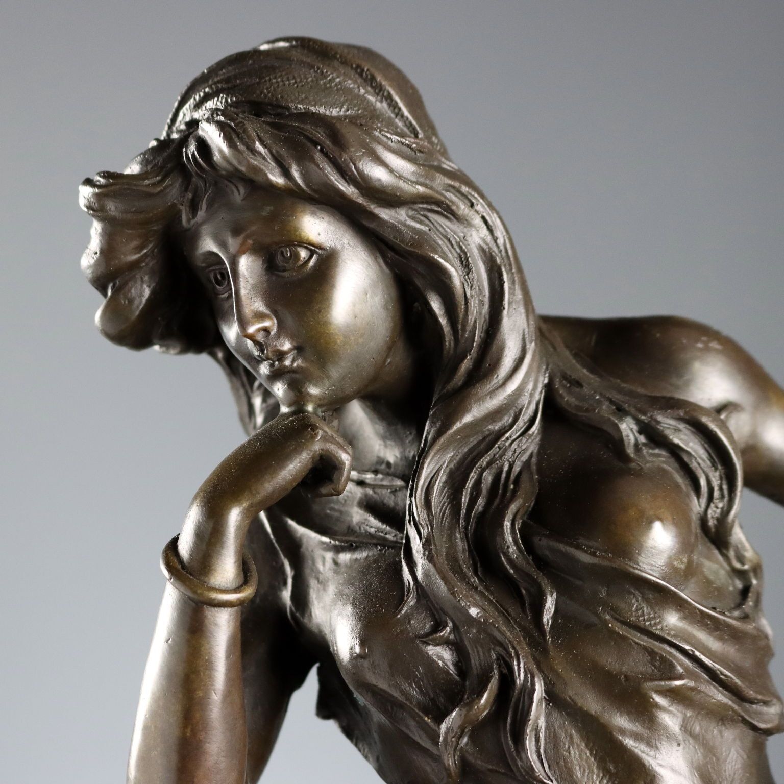Figure féminine d'époque en bronze, d'après le modèle de E. Picault, années 1900 photo for sale