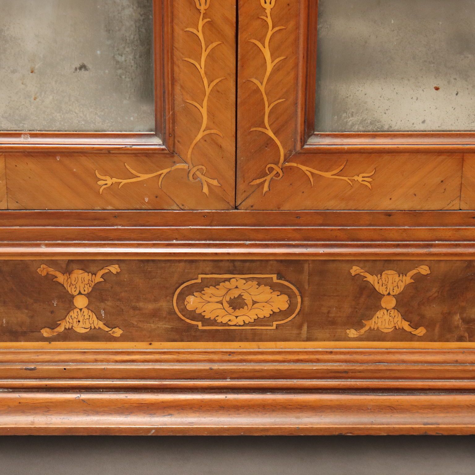 Armoire d'époque en cerisier et érable, Italie, XIXe-XXe siècle photo buy