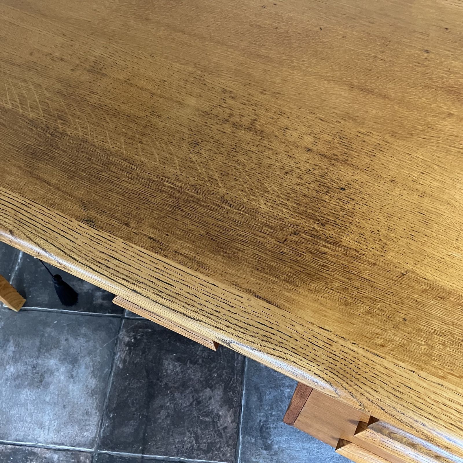 photo vintage Refurbished Mid Century 1950's Oak Teacher's Desk By Abbess, Lockable