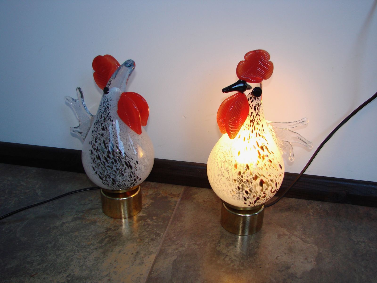 Vintage Haan  En Kiplampjes: Artistiek Glas Uit De Jaren 1980 photo Verlichting