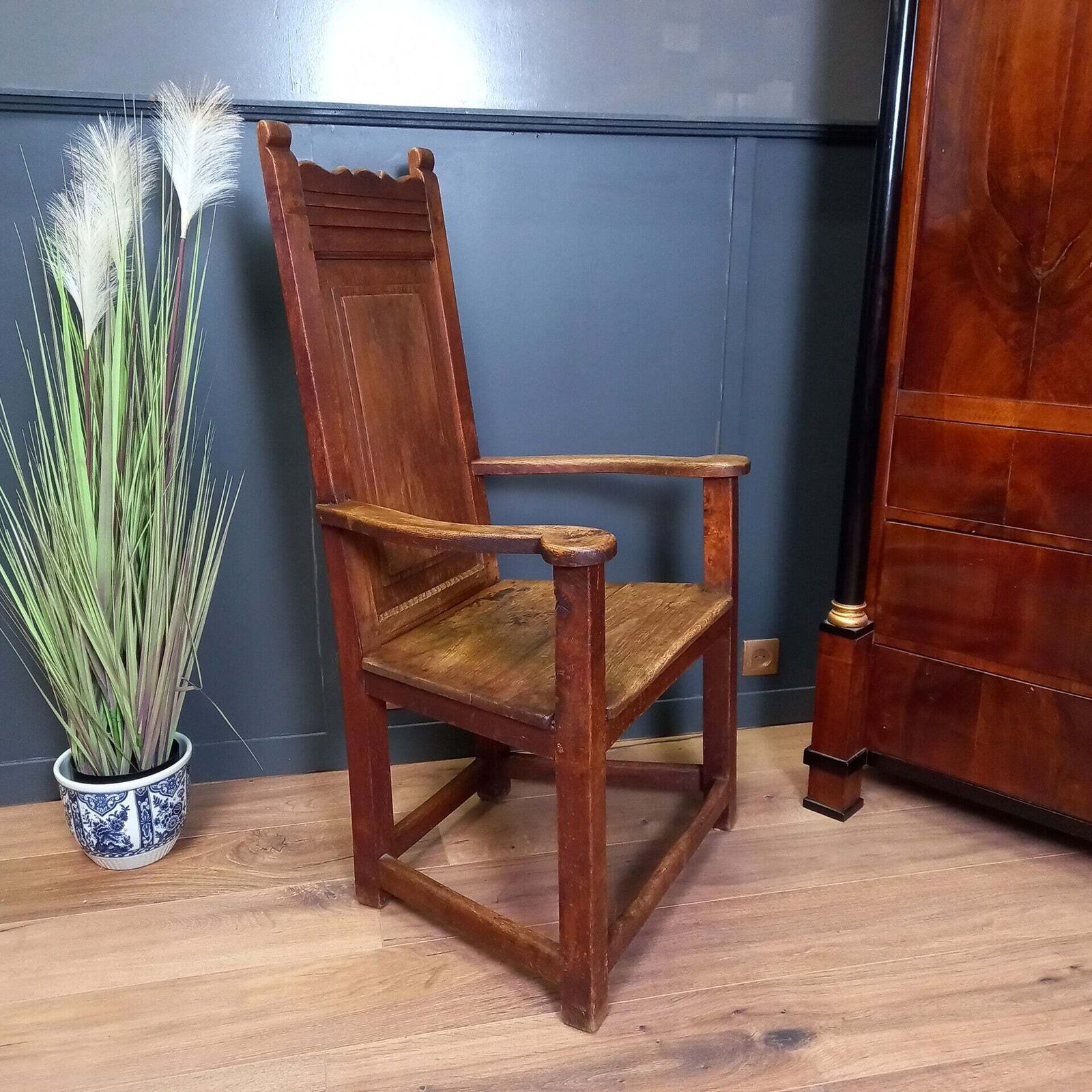 Wainscott Chair, 1700s photo vinterior
