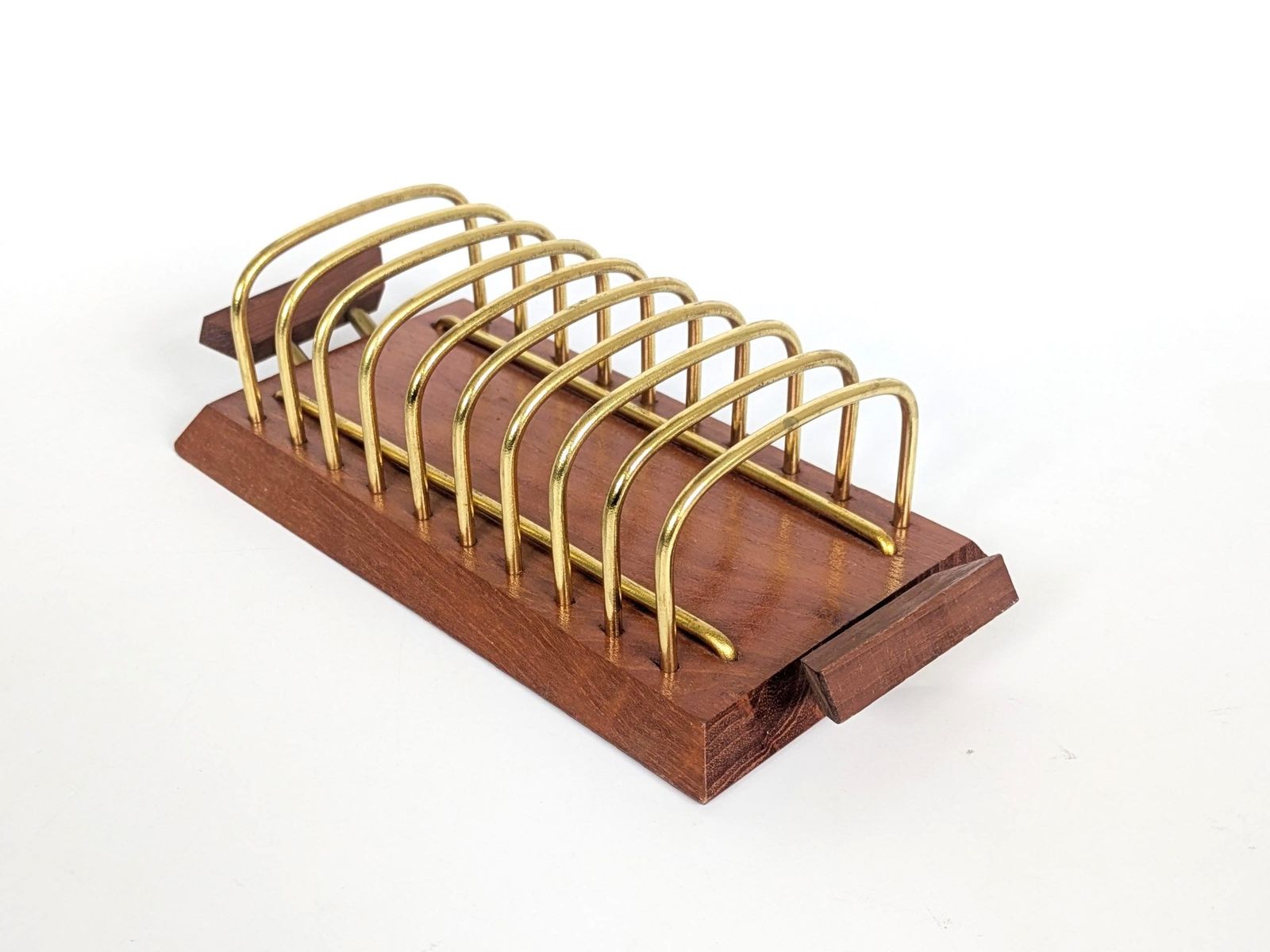 Woonaccessoires Teakhouten broodrekje met messing draad – 9 vakken, mid-century, jaren 1960, Deense stijl, brievenhouder, bureauorganizer photo