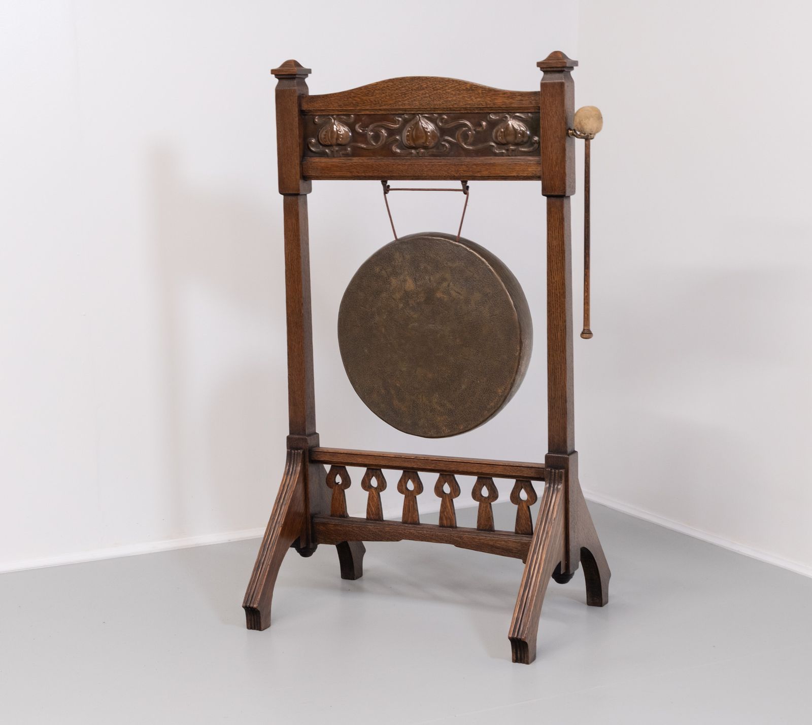 Arts & Crafts Oak & Copper Floor Standing Dinner Gong Attr Shapland And Petter