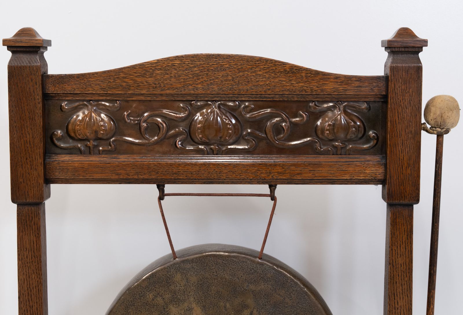 photo furniture Arts & Crafts Oak & Copper Floor Standing Dinner Gong Attr Shapland And Petter