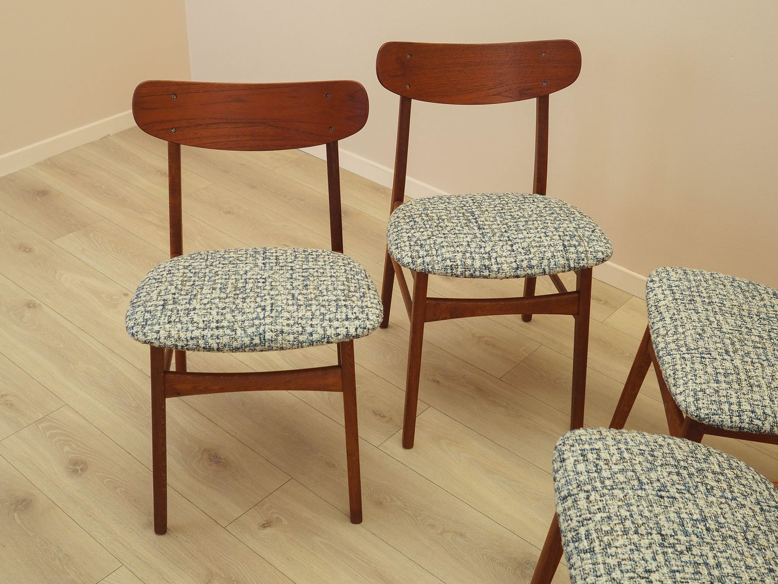 Set van vier teakhouten stoelen, Deens design, jaren 1970, gemaakt in Denemarken photo Meubels