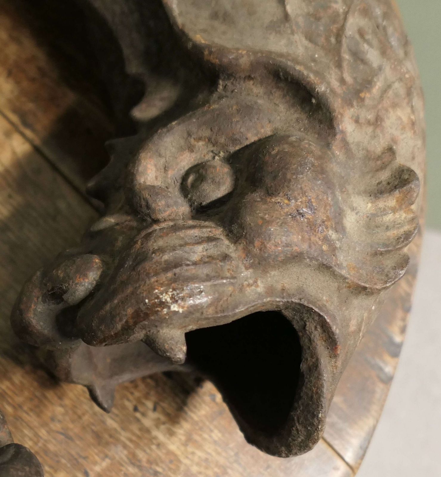 Decorative Cast Iron Dragon Drainpipe Spouts 2 Very Unusual Drainpipe Spouts photo Home Decor