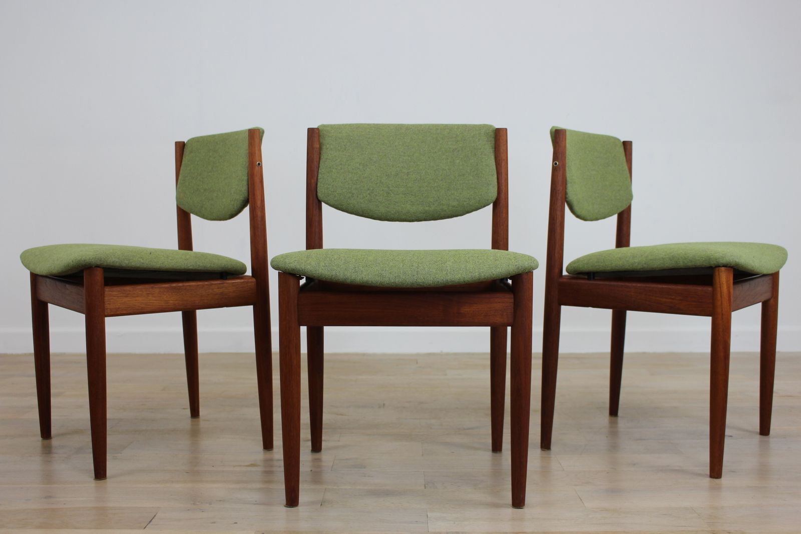 1400.0 Set Of 4 Finn Juhl Dining Chairs By France And Son photo