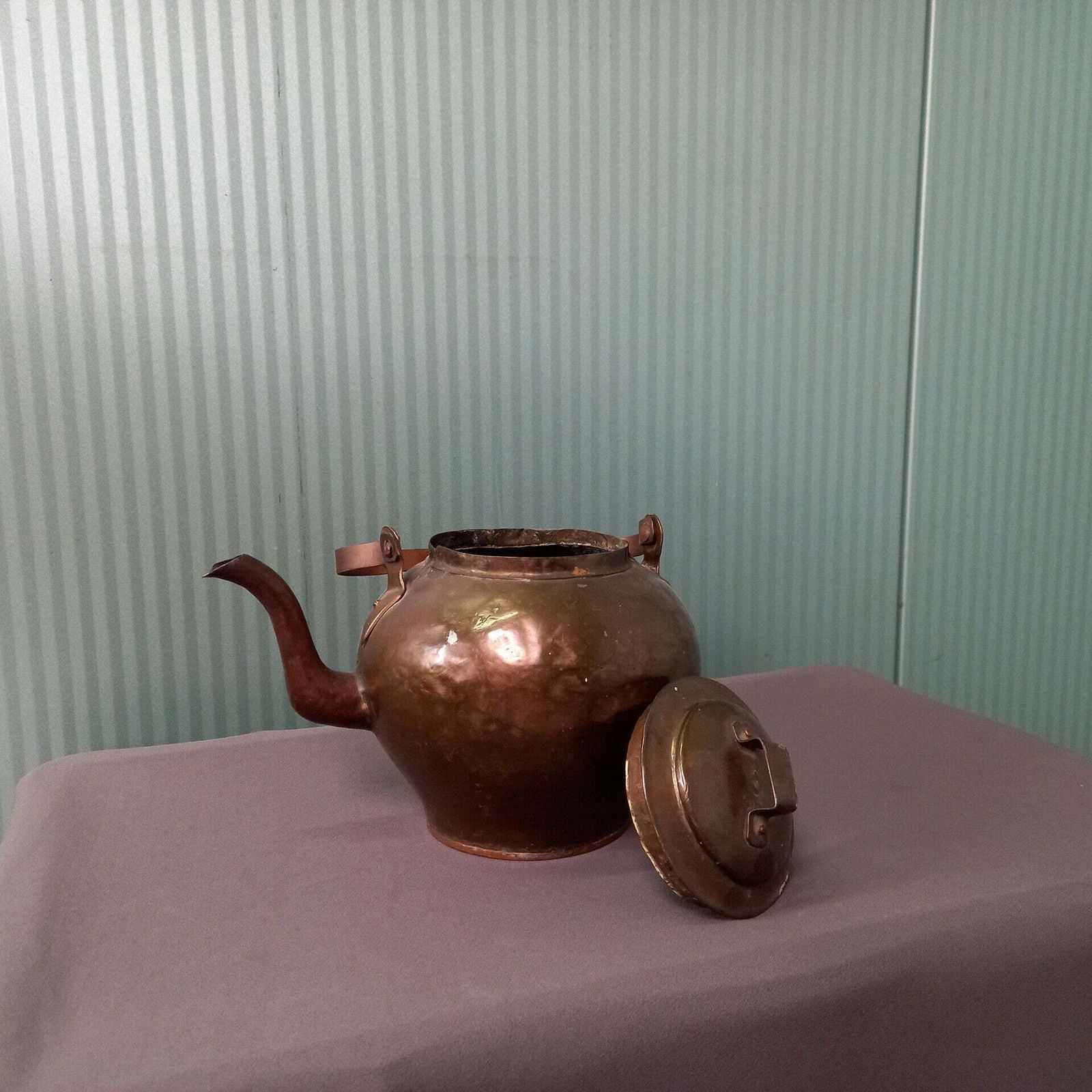 Antique Apple Kettle., 1800s photo vinterior