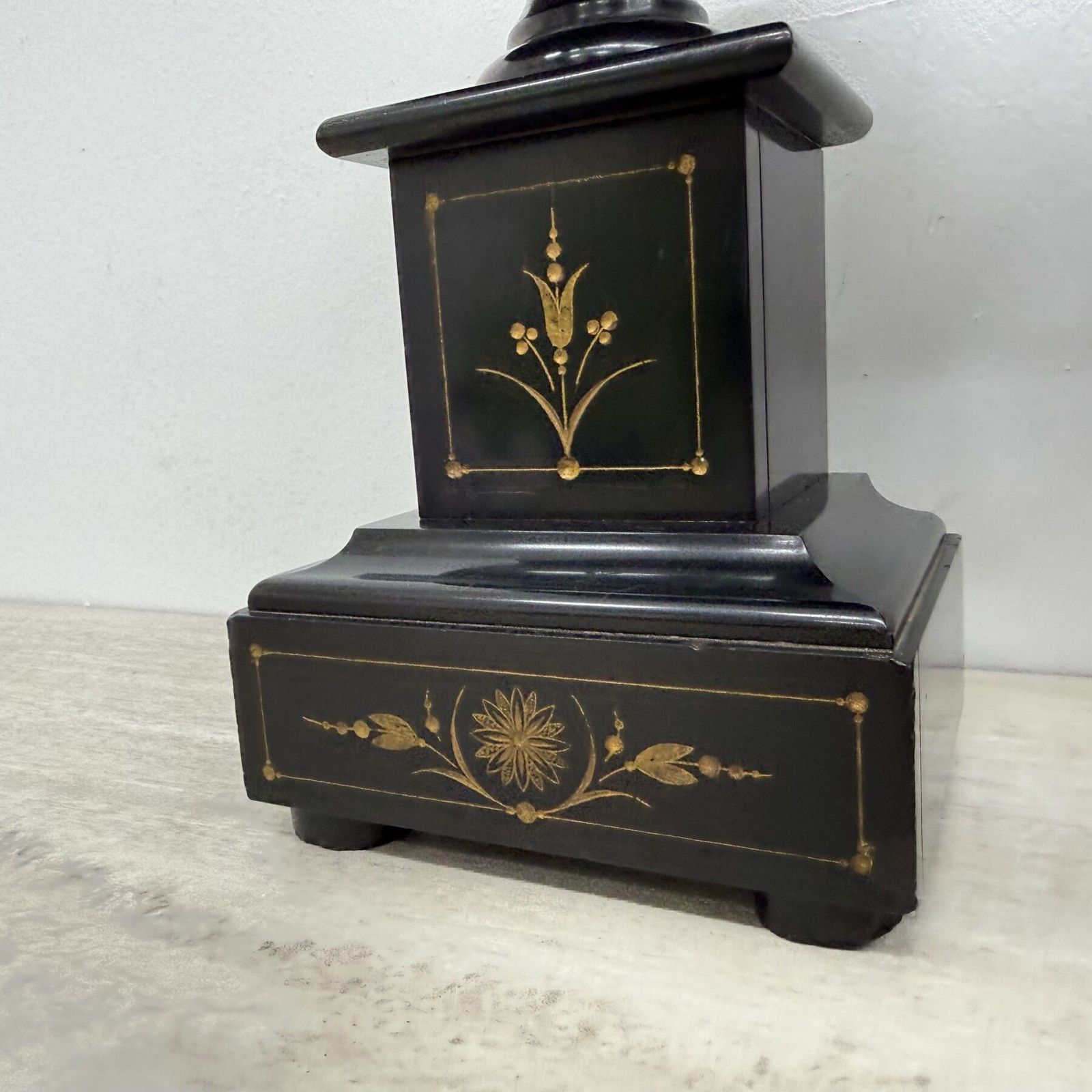 509.0 Antique French Black Marble Cassoulets Gilt Decor Pedestals Neoclassical Pair , 1900s photo