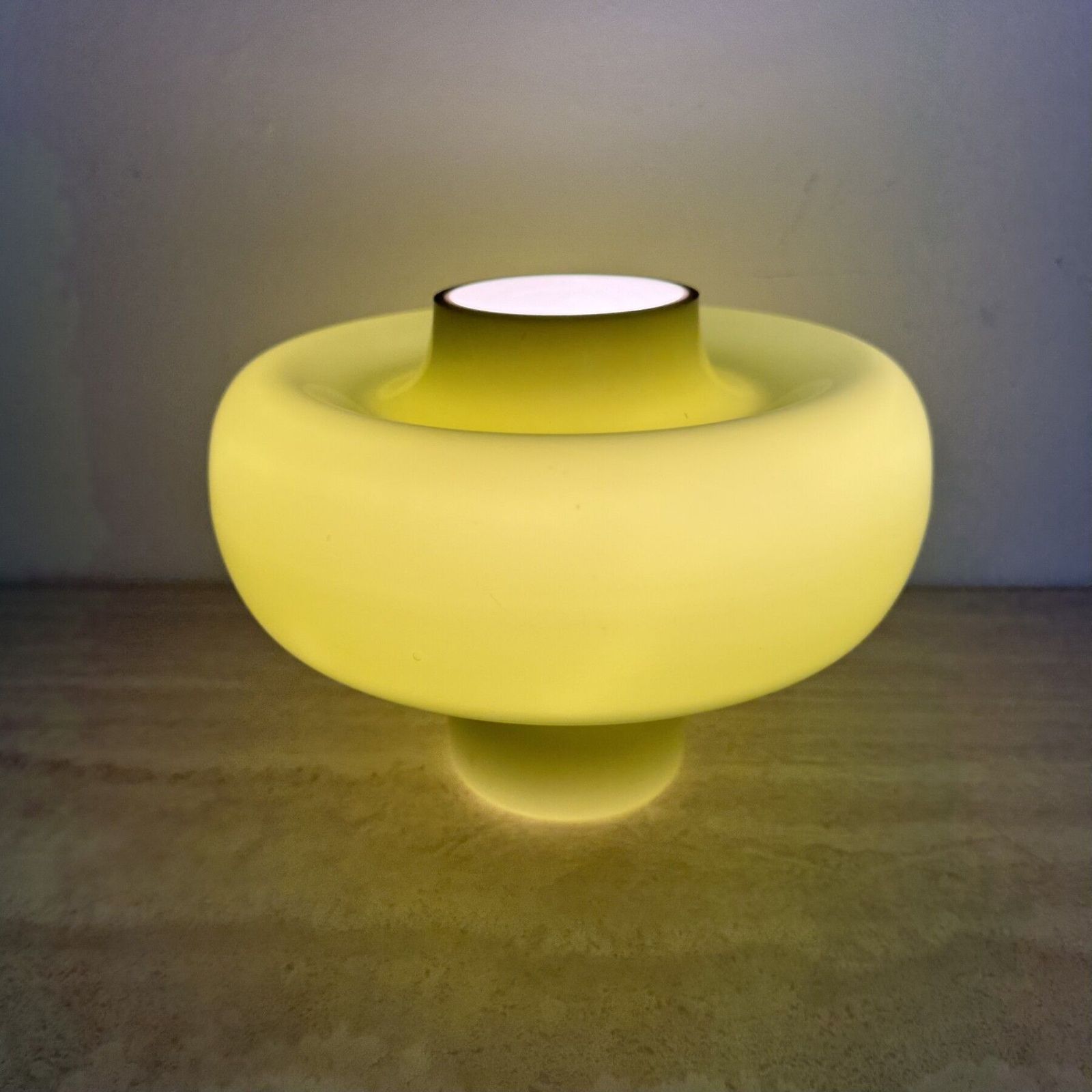 Mid Century Design Groene Glazen Zweedse Tafellamp, Jaren 1970 photo vinterior