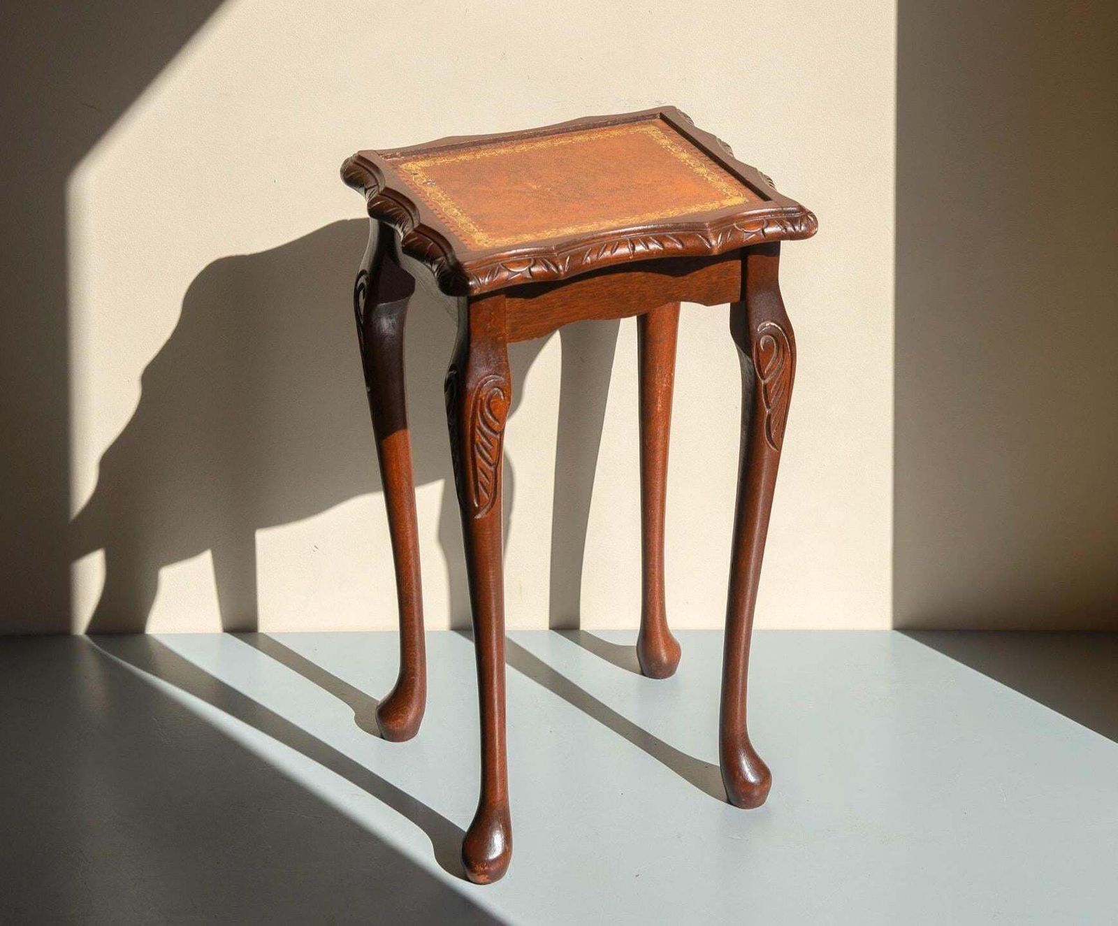 Antique Oak Side Table   Leather Top   Edwardian Lamp Stand   Carved Oak Accent Furniture