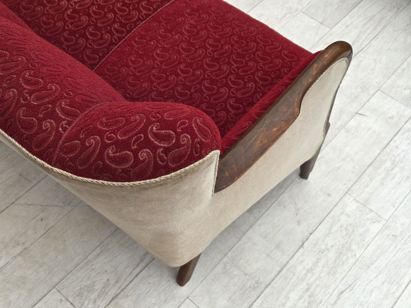photo furniture 1950s, Danish 3 Seater Sofa, Original Red/Beige Furniture Wool.