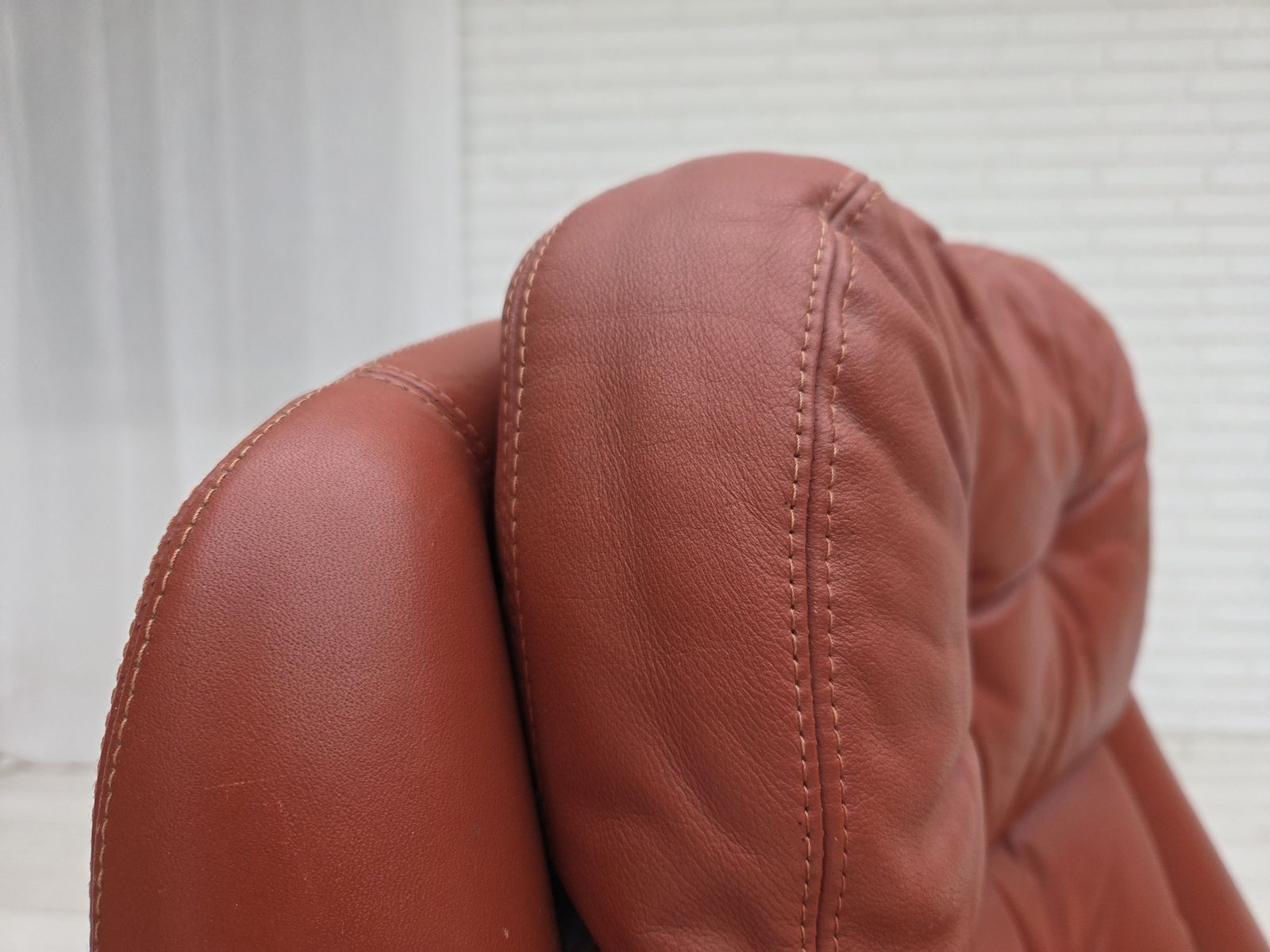 1970s, Danish Design By H.W.Klein, Swivel Armchair, Furniture Leather. photo vinterior