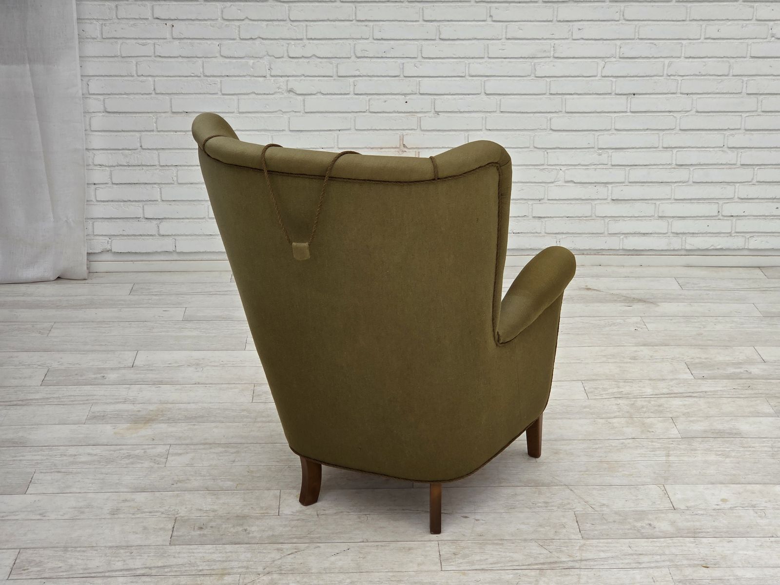 photo vinterior 1960s, Danish Highback Armchair, Original Green Furniture Wool.