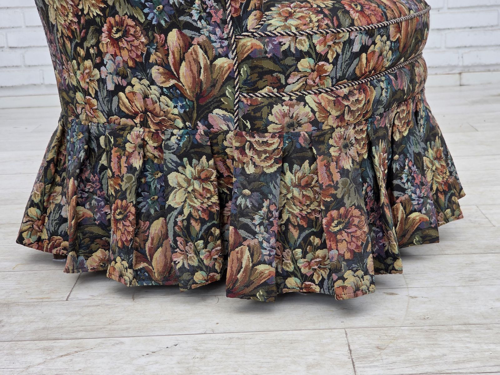 Jaren 1960, Deense cocktail lounge fauteuil, jacquardstof meubelstoffering. photo 750.0