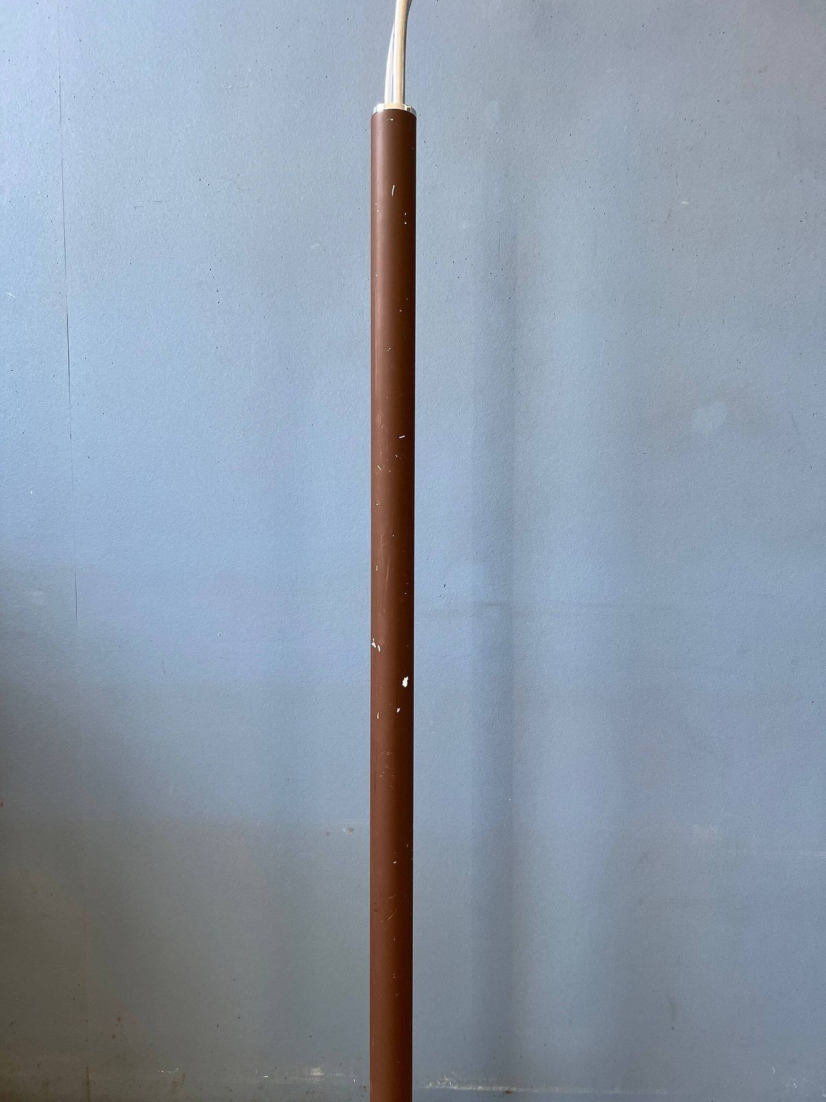 photo furniture Mid-Century Dijkstra dubbele boog vloerlamp met paddenstoelkappen