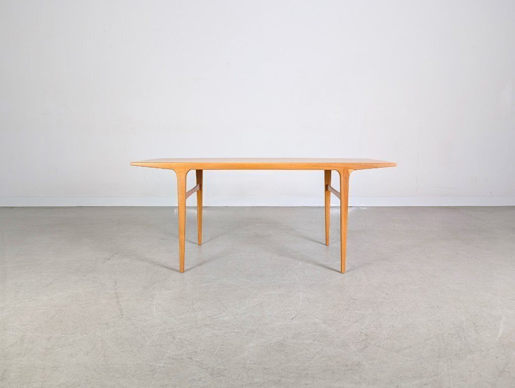 Mid-Century Salontafel in de Stijl van een Vintage Johannes Andersen Salontafel photo for sale