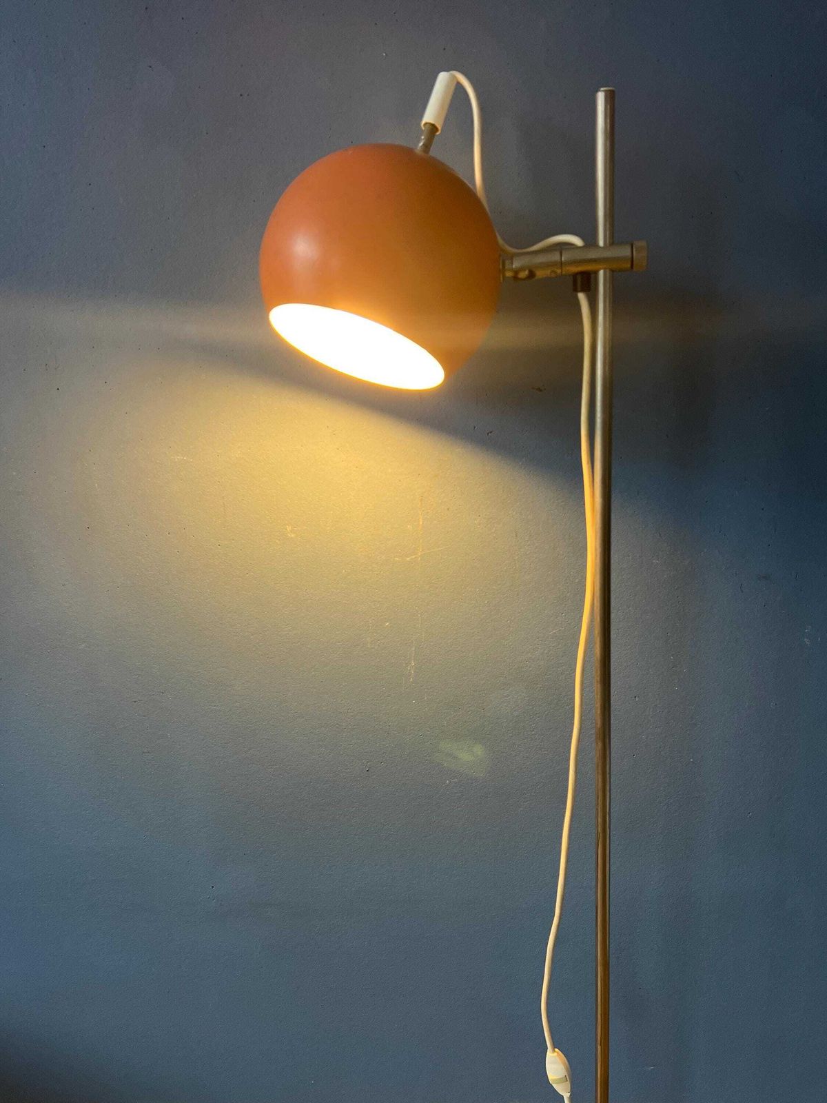 Mid Century Orange Eyeball Floor Lamp photo vinterior