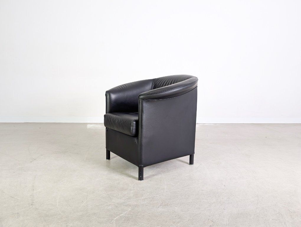 2 fauteuils Wittmann Aura en cuir noir, par Paolo Piva photo 1838.0