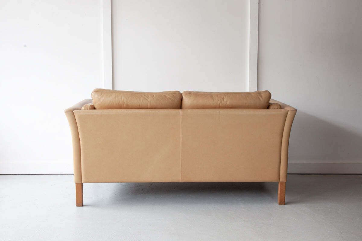 Tan Leather Sofa, 1970s photo Furniture