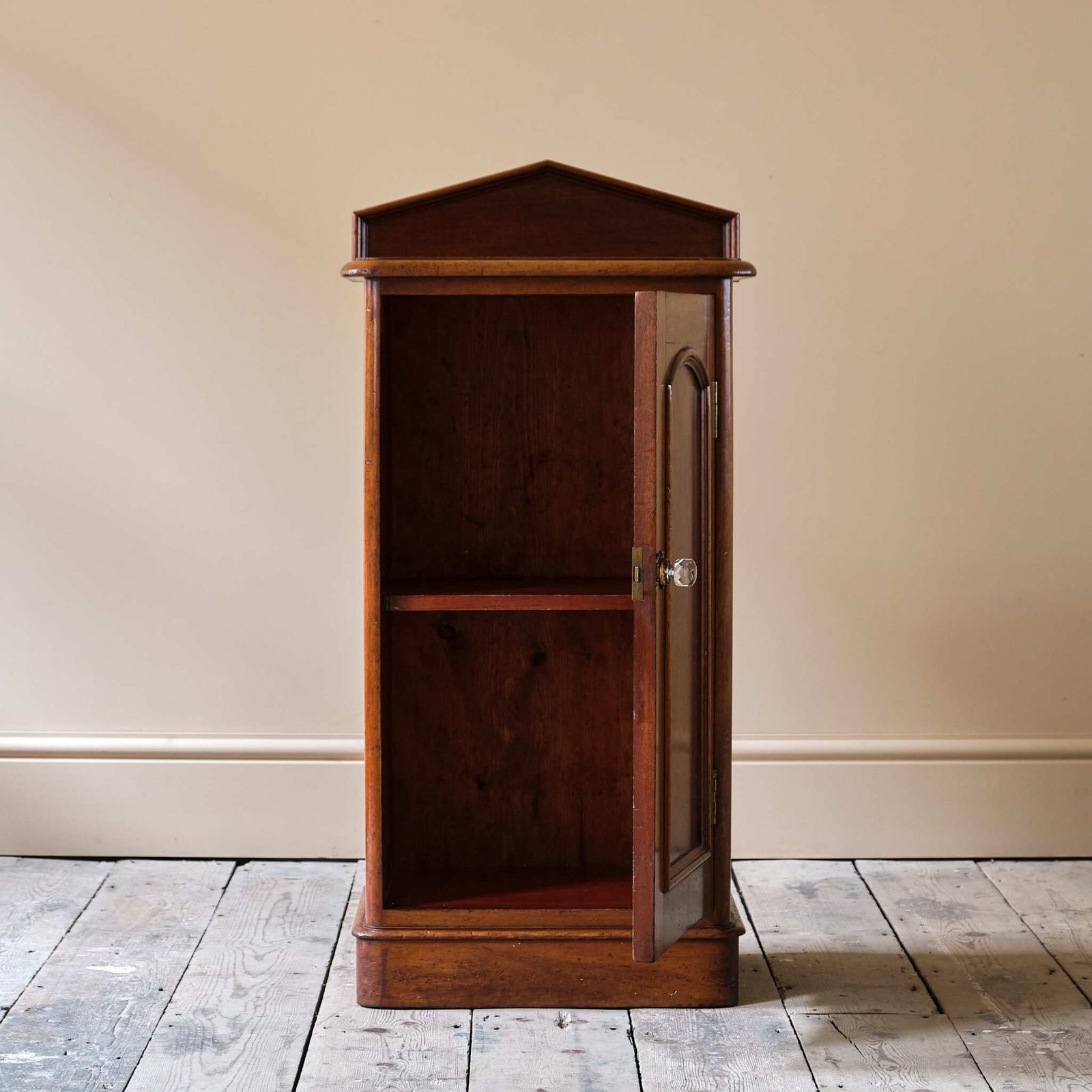 19th Century Mahogany Pot Cupboard photo vinterior