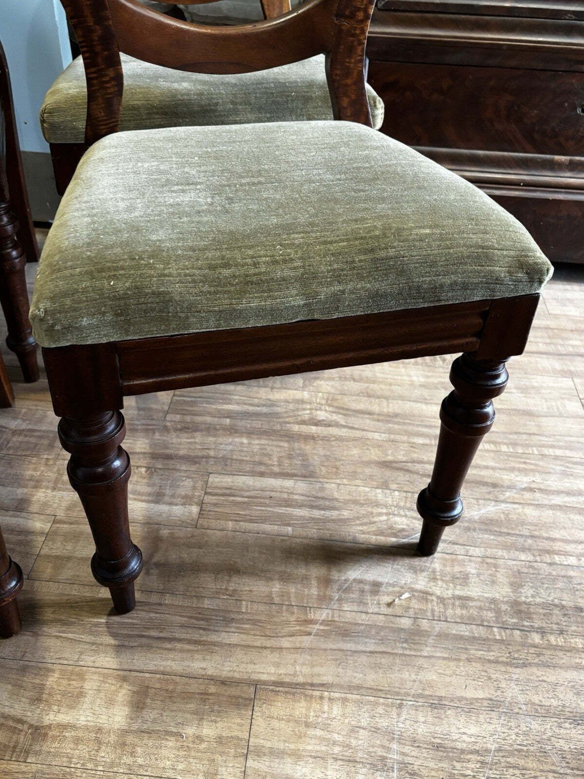 Victorian Balloon Back Set Of 4 Mahogany Dining Chairs. photo vinterior