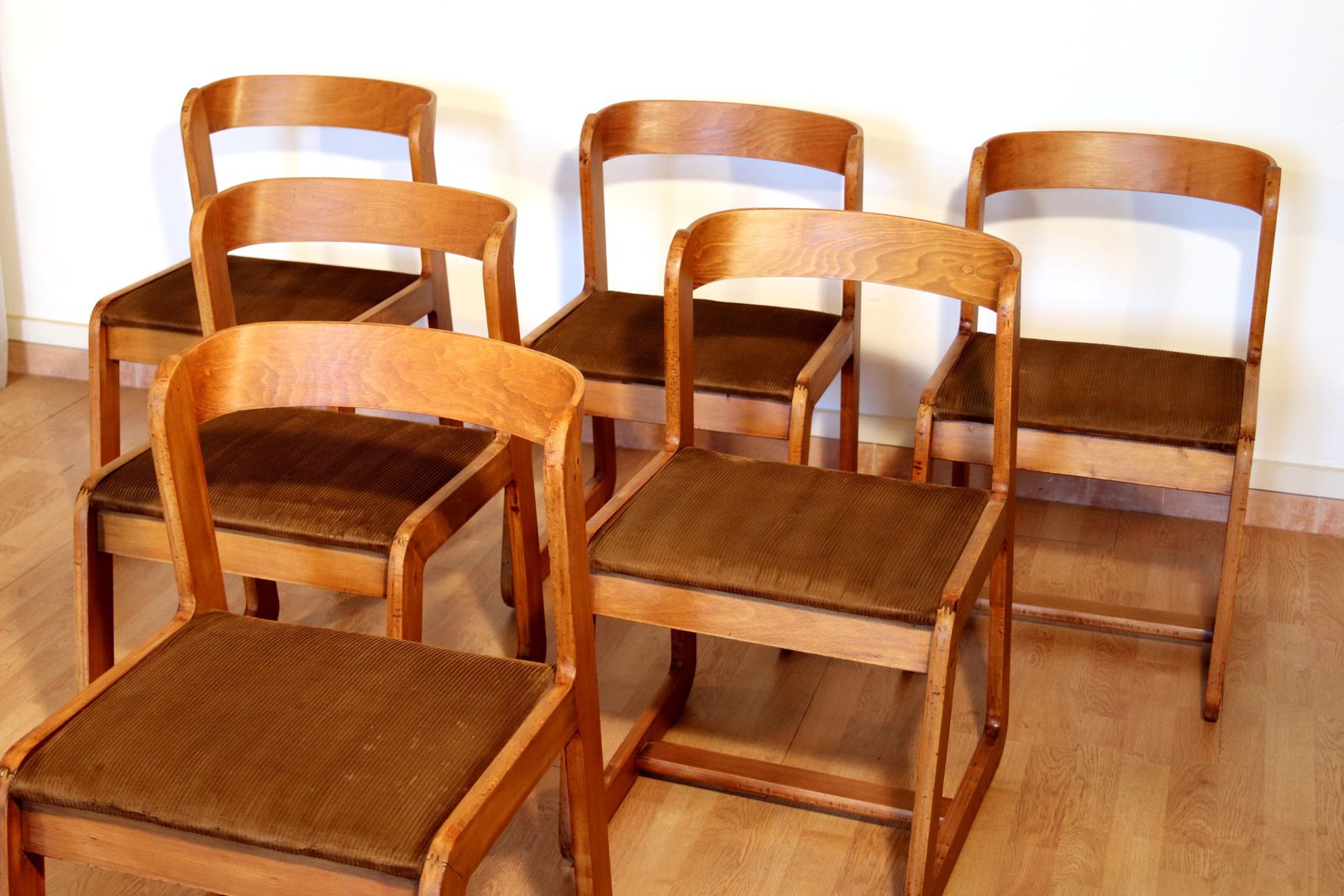 photo furniture Set Van 6 Eetkamerstoelen Van Willy Rizzo Voor Mario Sabot In Bruine Velours Bekleding, Italië, Jaren 1970