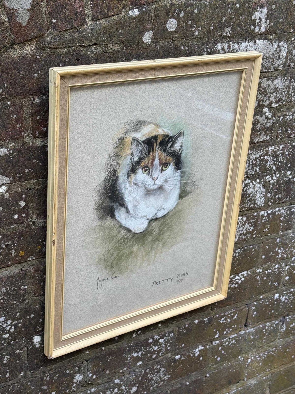 Original Marjorie Cox Pastel Portrait Of A Cat ‘Pretty Puss’ (1979) 43cm X 54cm photo furniture