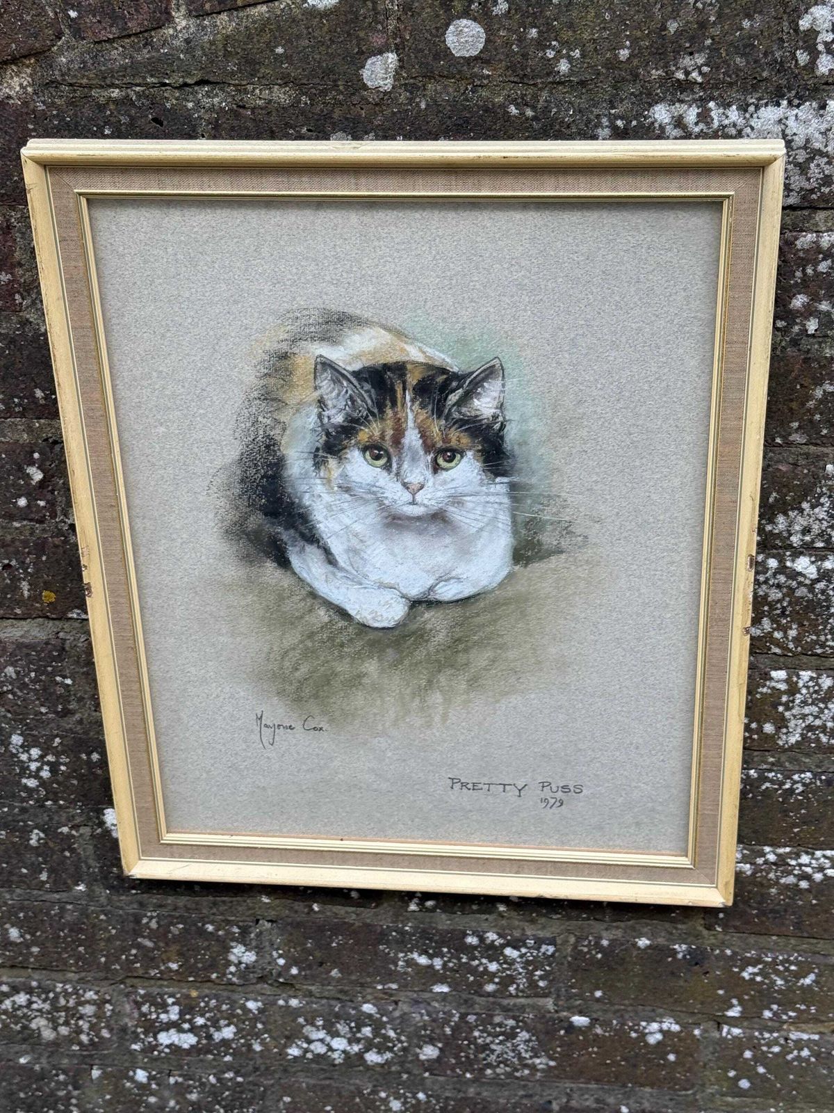 Original Marjorie Cox Pastel Portrait Of A Cat ‘Pretty Puss’ (1979) 43cm X 54cm photo vinterior