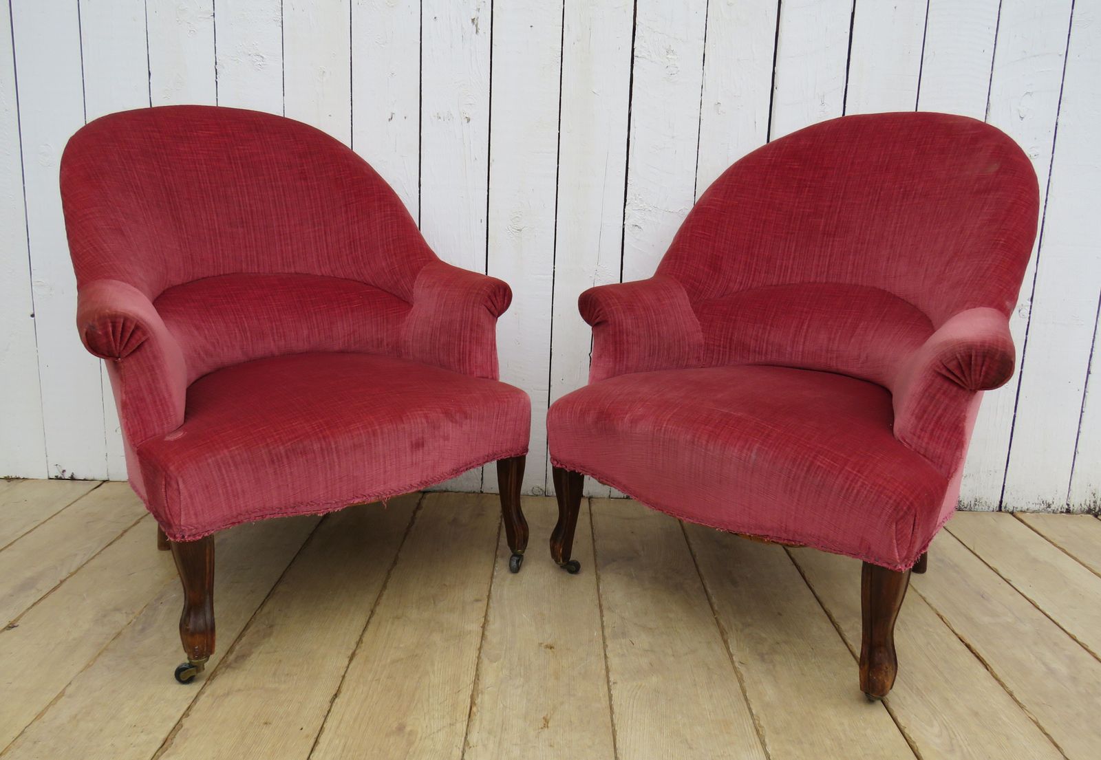 photo furniture Pair Of Antique Napoleon III Tub Armchairs
