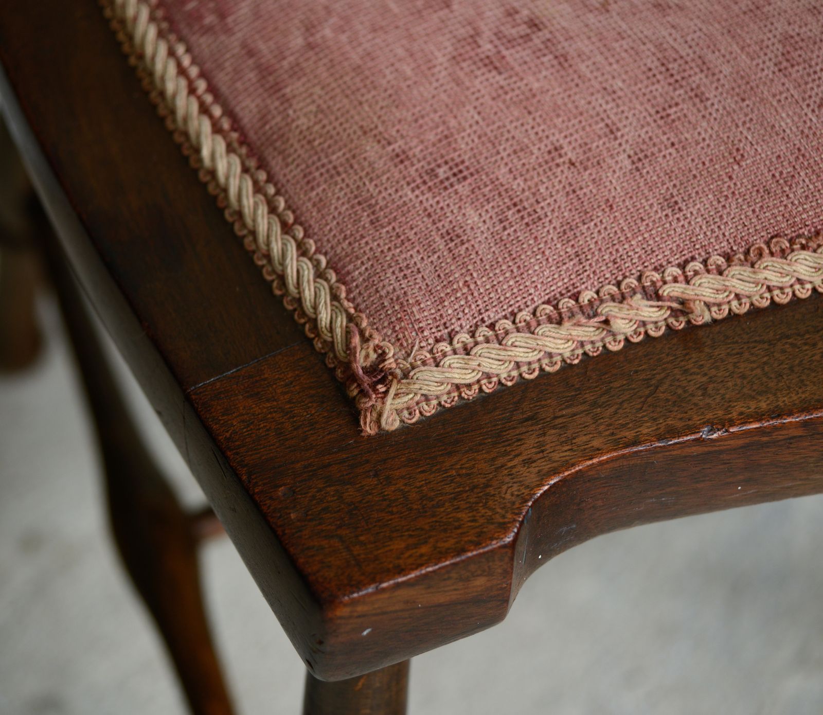 550.0 4 Edwardian Stick Splat Back Chairs With Dusky Pink Seats   Sku 208 photo