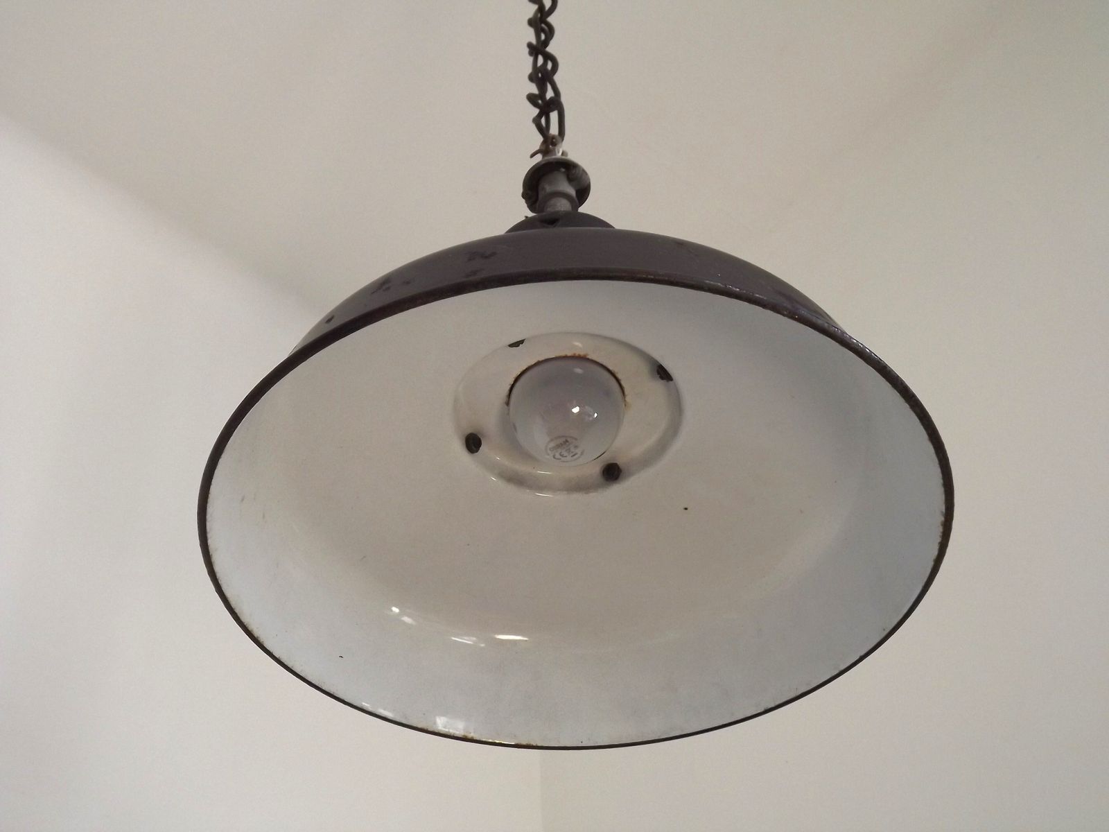 185.0 Suspension d'atelier émaillée « Reflecto Lux », France, années 1950 photo