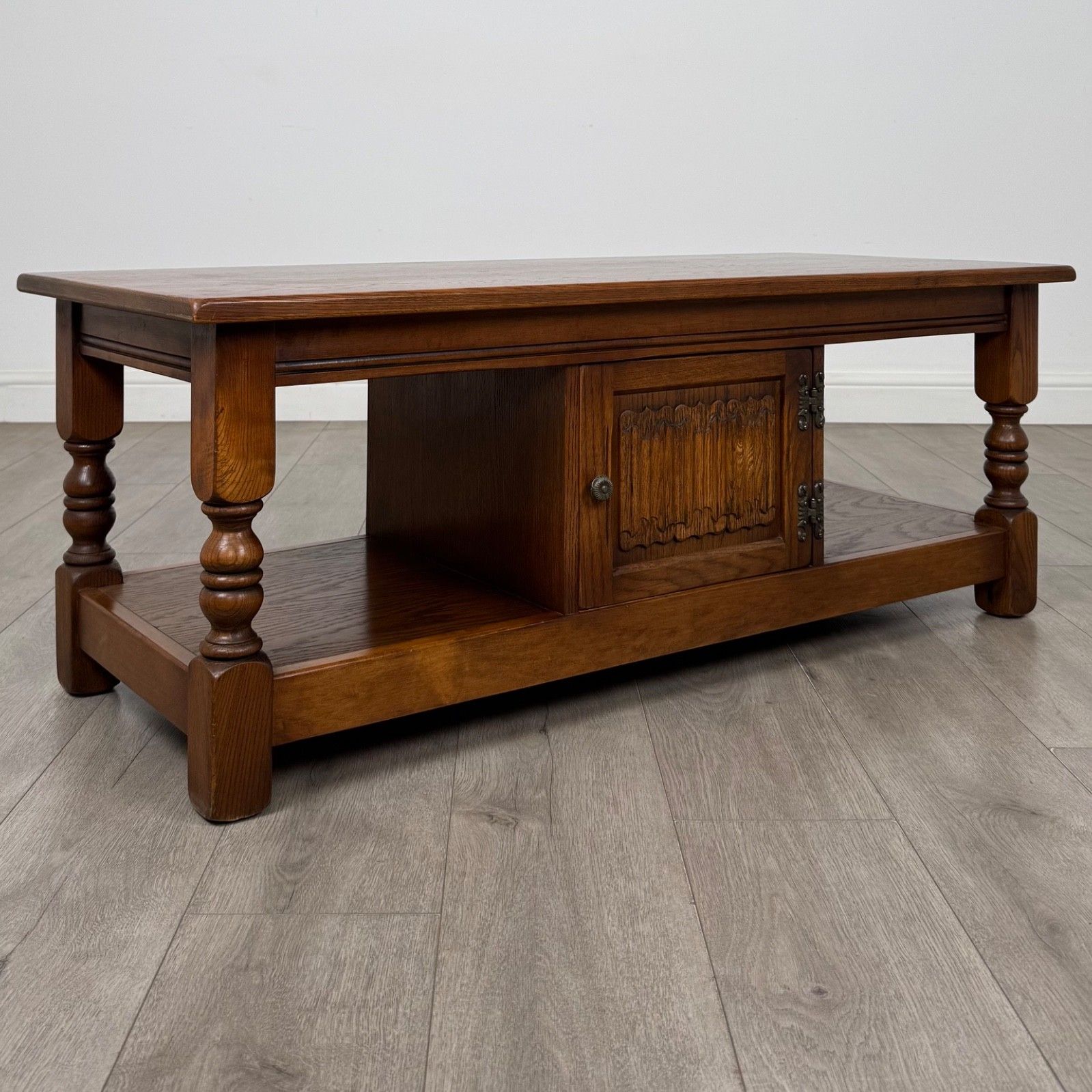 photo furniture Antique 20th Century Carved Oak Coffee Table ( Af 5878 )