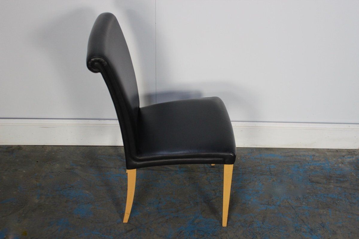 Poltrona Frau Vittoria Dining Chair In Black Pelle Frau Leather photo vinterior