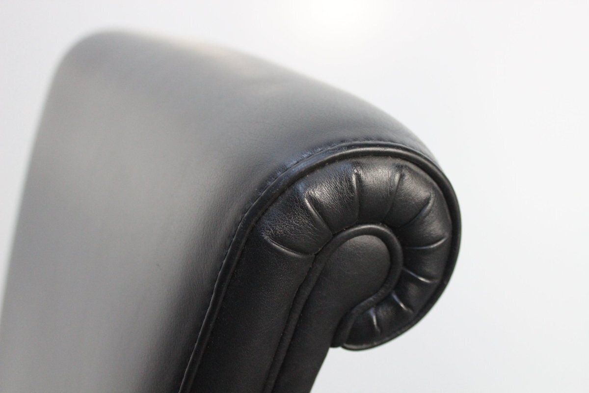 Poltrona Frau Vittoria Dining Chair In Black Pelle Frau Leather photo vintage