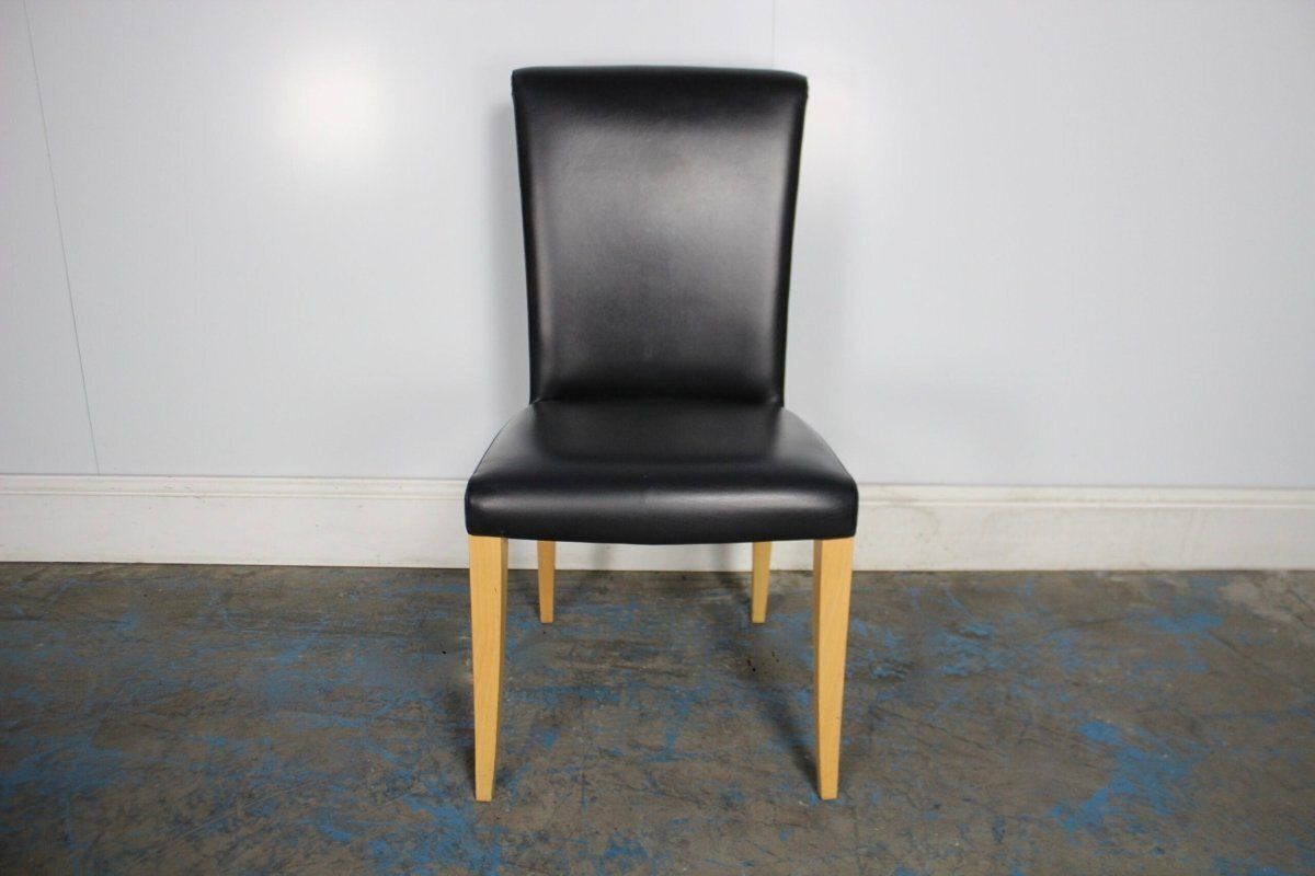 Furniture Poltrona Frau Vittoria Dining Chair In Black Pelle Frau Leather photo