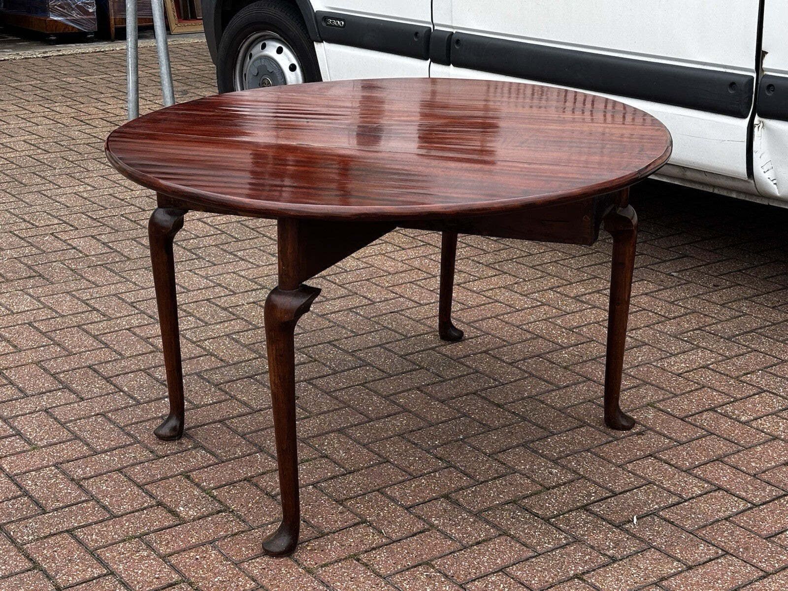 Georgian Mahogany Drop Leaf Dining Table. photo 1016.0