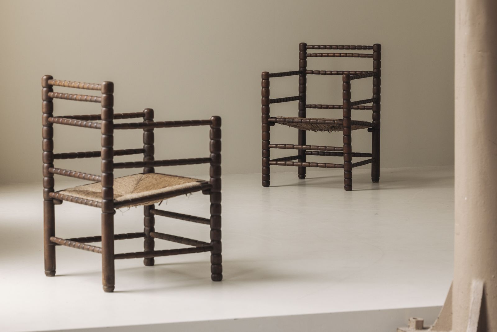 Sculpturale Franse 'Bobbin' fauteuils, ca. jaren 1950
