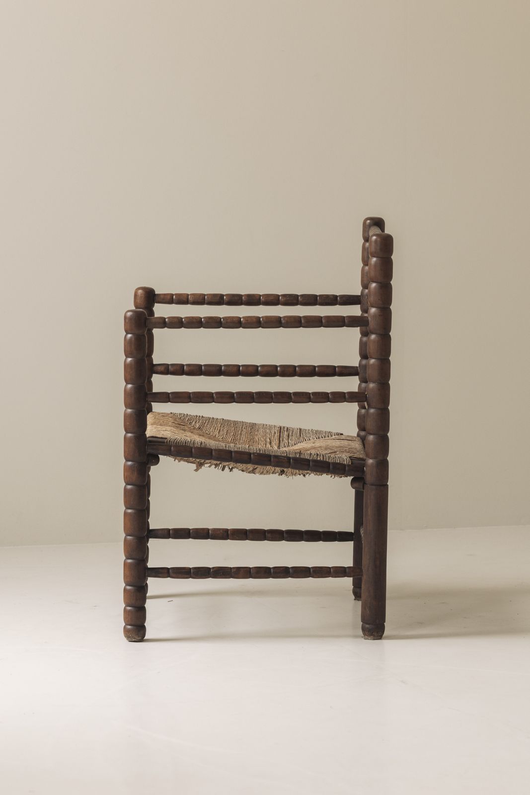 Sculpturale Franse 'Bobbin' fauteuils, ca. jaren 1950 photo Meubels
