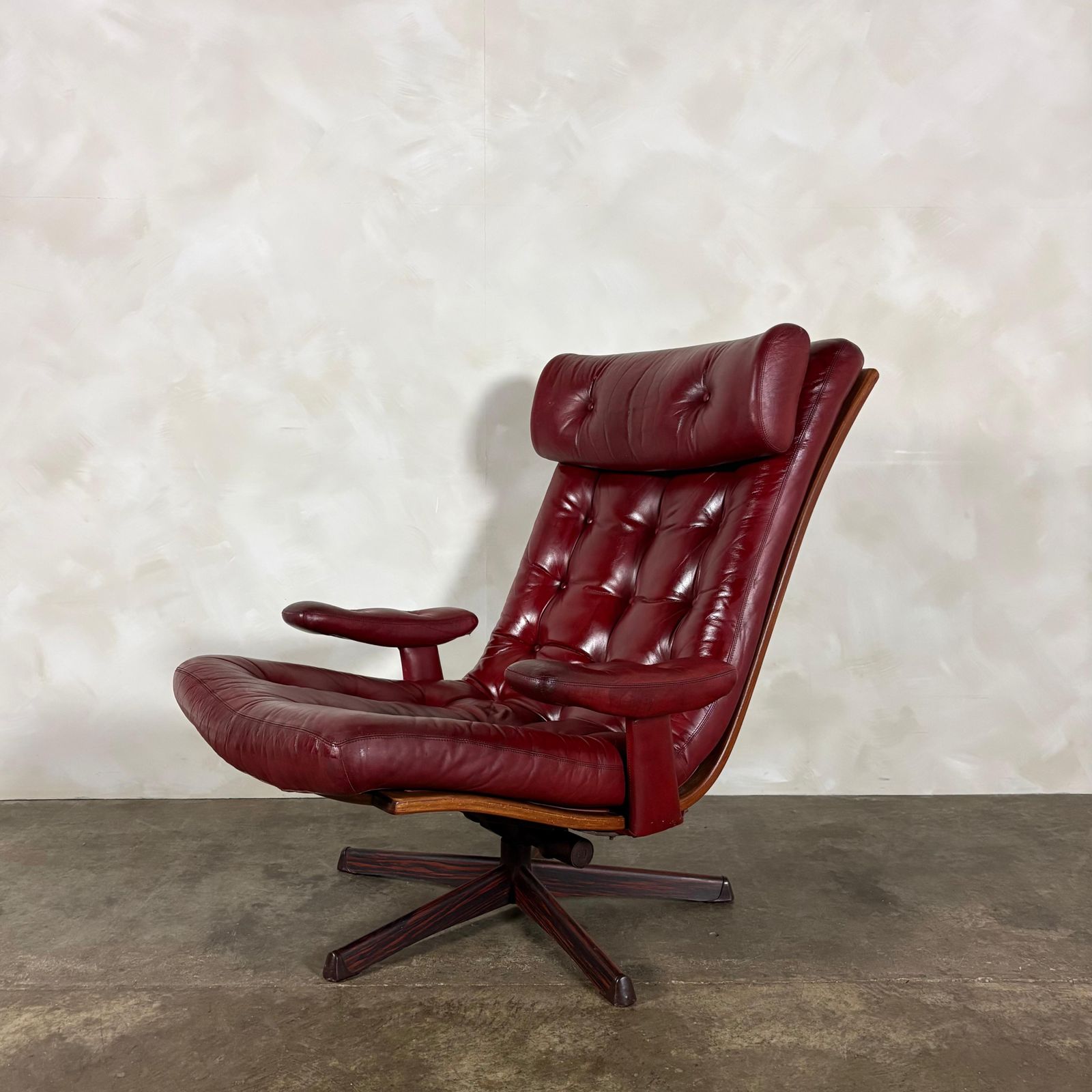 Göte Möbler Red Leather Swivel Armchair Swedish 1970s Mid Century Retro Mcm