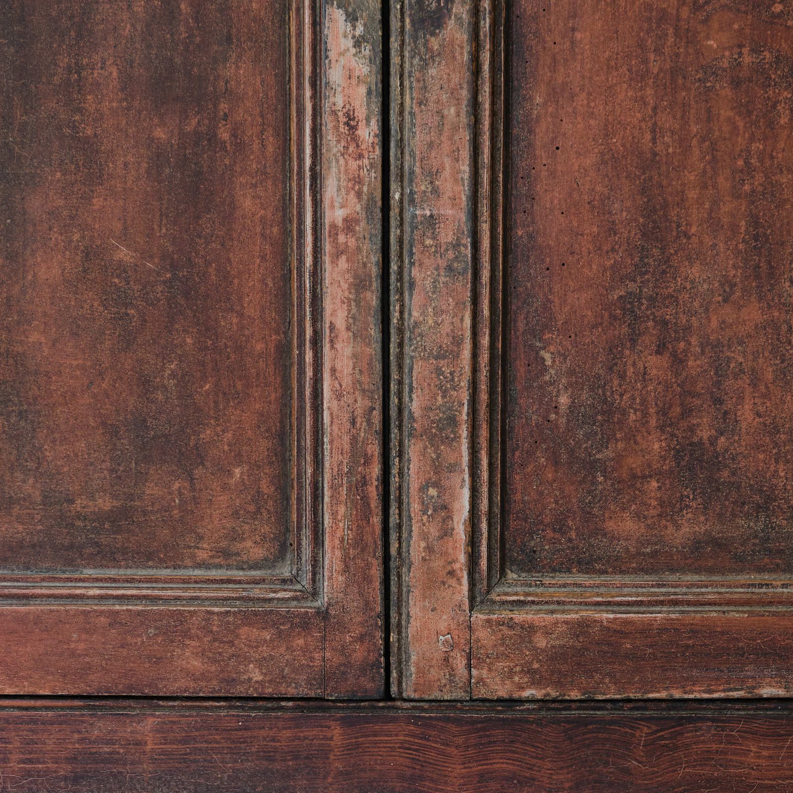 Furniture Georgian Corner Cupboard In Paint photo