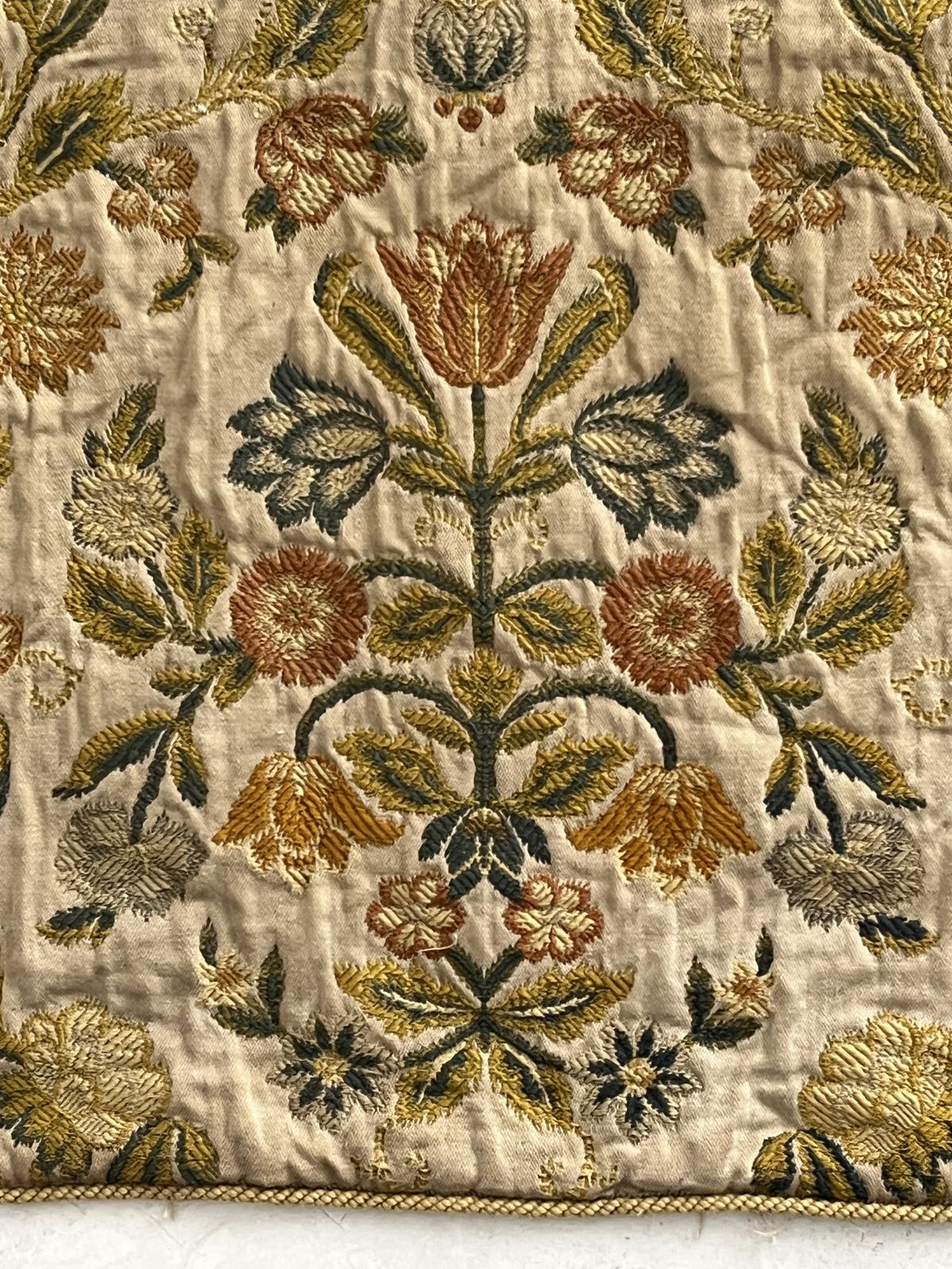 photo vinterior Hand Embroidered Floral Throw, Wool On Cotton, Early 20th Century, 50x35.5"