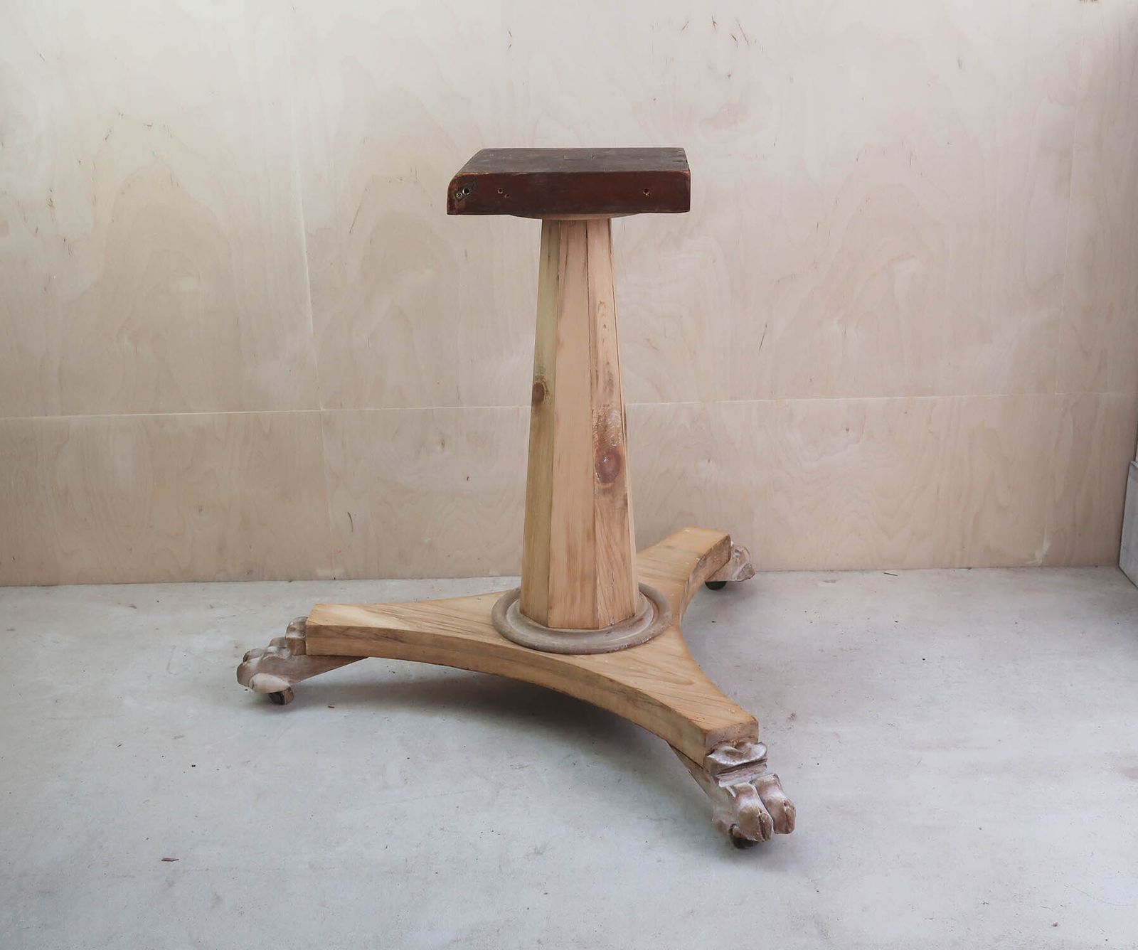 Small Antique Palladian Style Round Bleached Table. English C.1835 photo vinterior