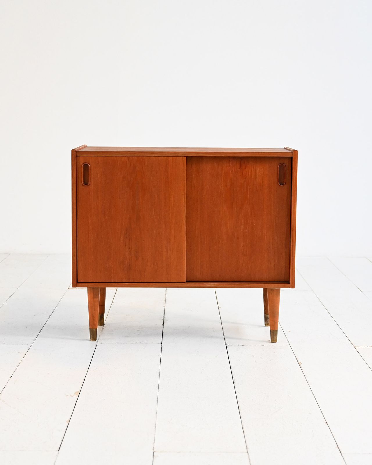 Mid Century Teakhouten Kast – Noord Europese Productie, Ca. Jaren 1950