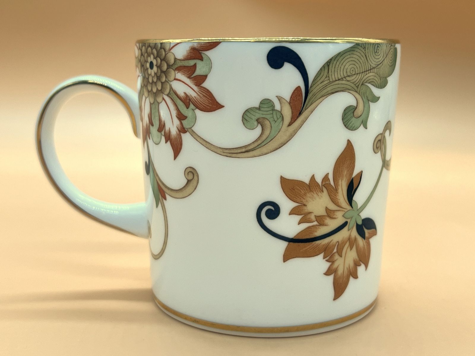 Wedgwood China Oberon Chinoiserie-geïnspireerd patroon, demitasse kop en schotel. Ca. 1993. photo buy