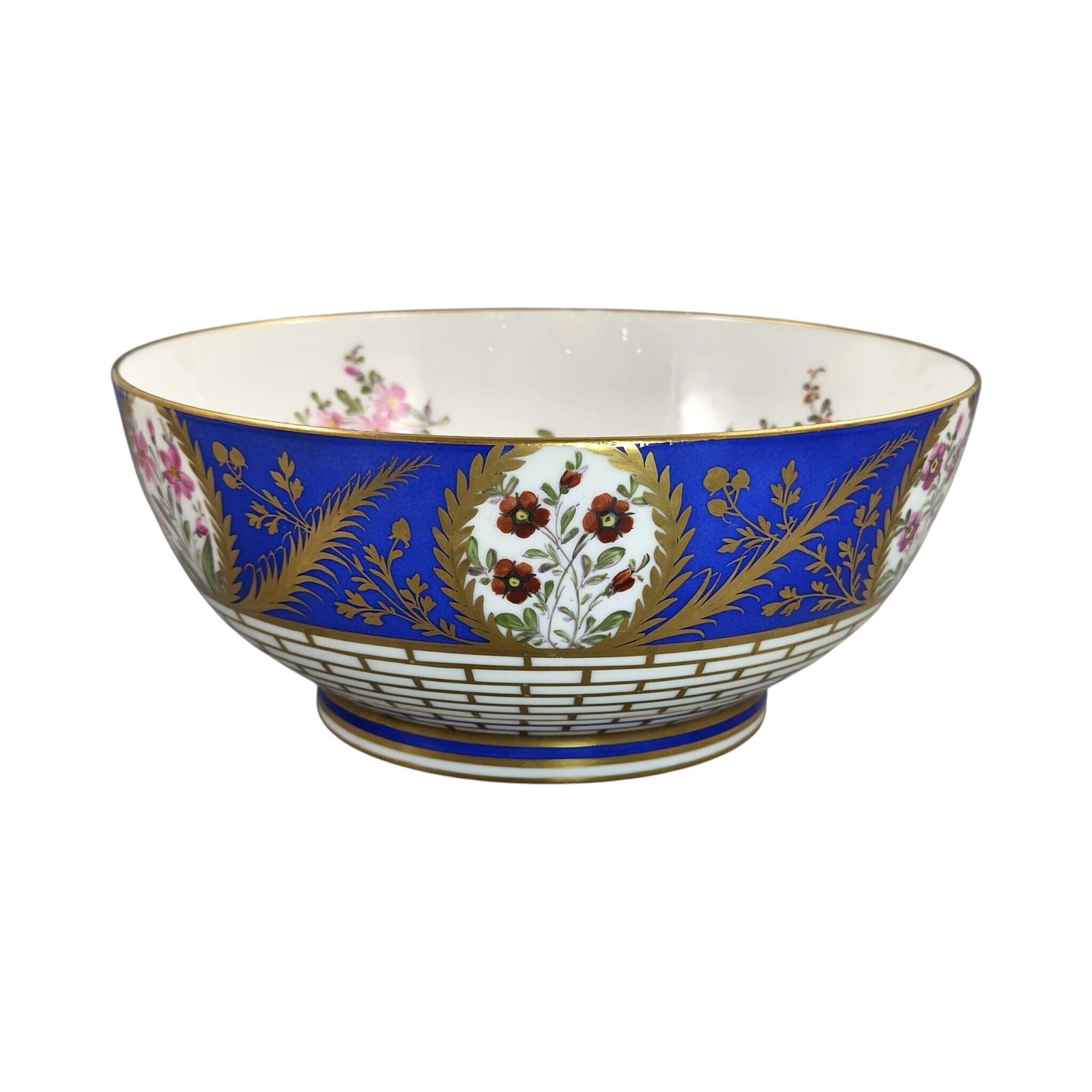 Toegeschreven aan Samson Paris, porseleinen schaal op voet met blauwe fond, eind 19e eeuw photo 549.99